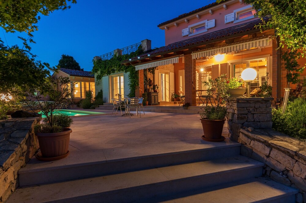 Photo of Outdoor in Brgod