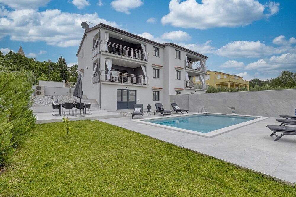 Photo of Outdoor in Fuskulin