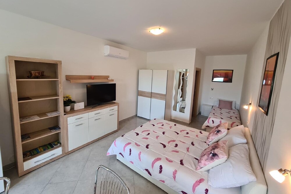 Photo of Bedroom in Salatic