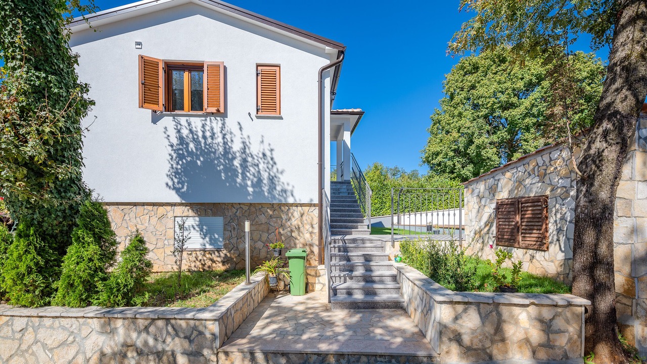 Photo of Outdoor in Lindar
