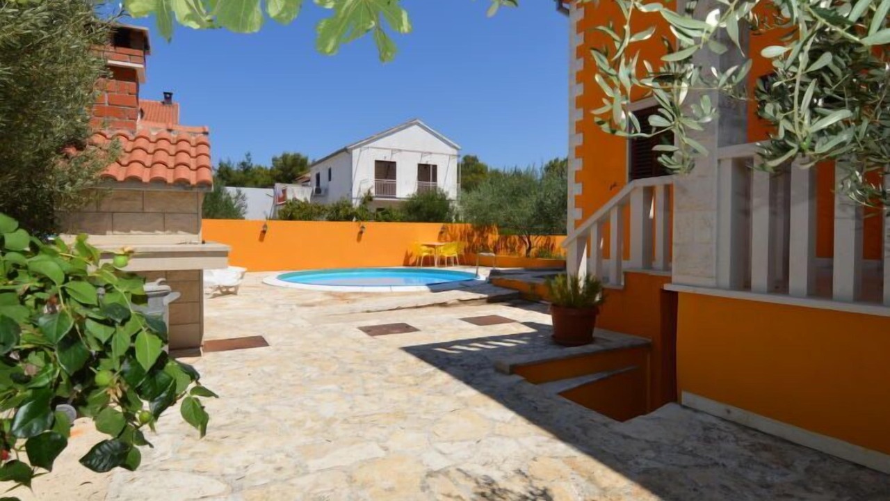 Photo of Outdoor in Mirce