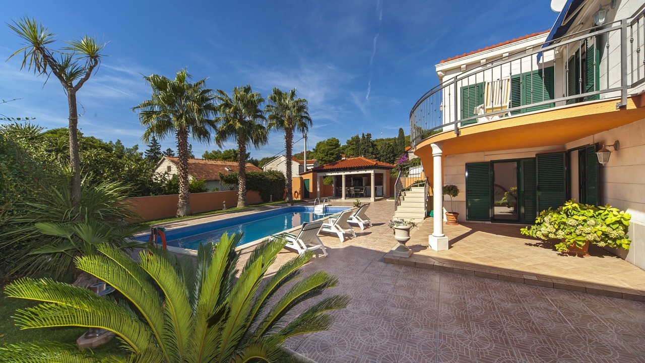 Photo of Outdoor in Sumartin