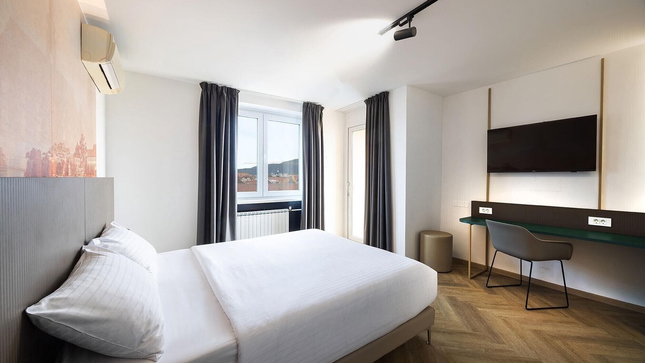 Photo of Bedroom in Center