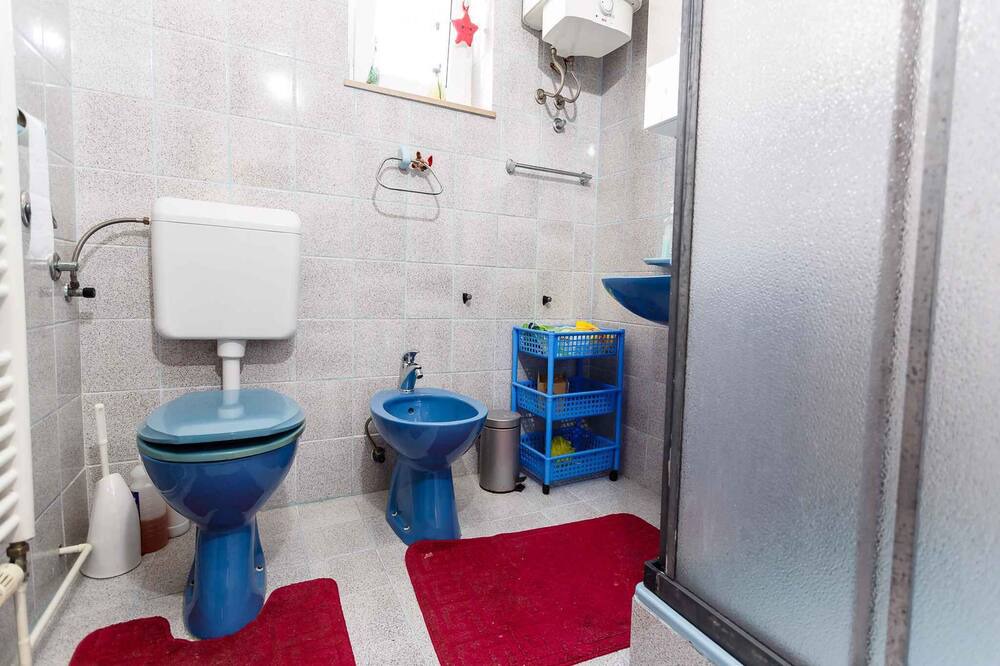 Photo of Bathroom in Salatic