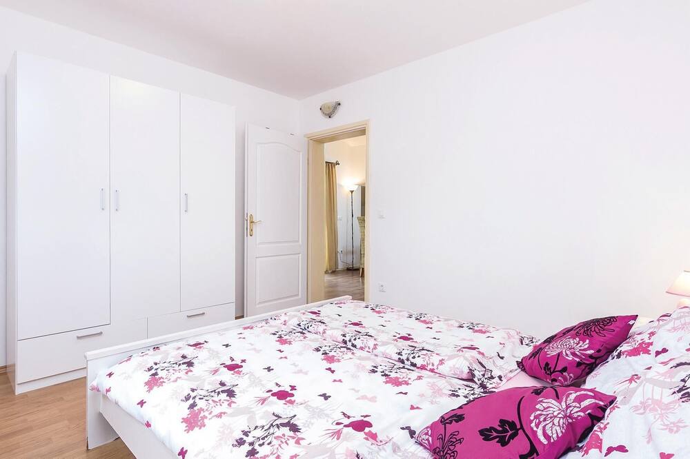 Photo of Bedroom in Heraki