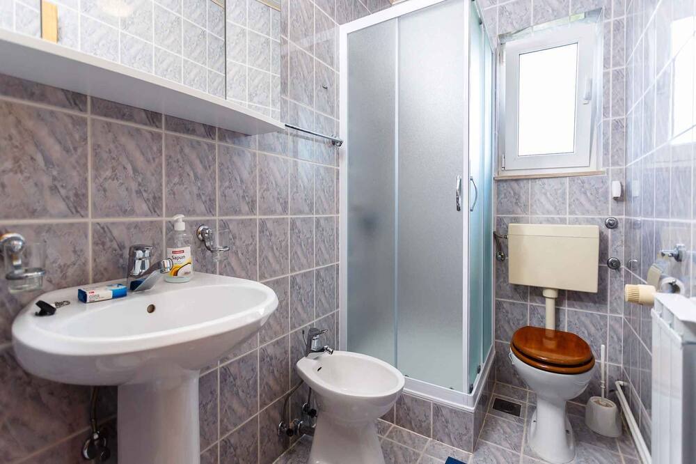 Photo of Bathroom in Salatic