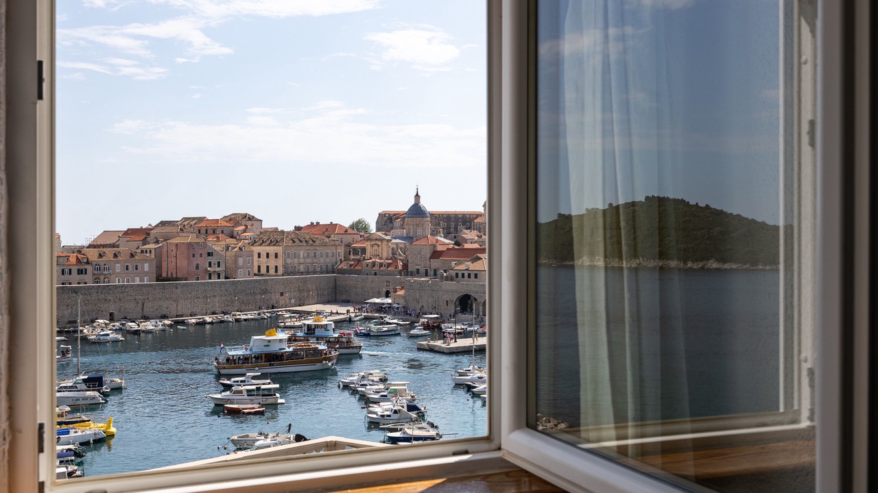 Photo of Others in Ploce