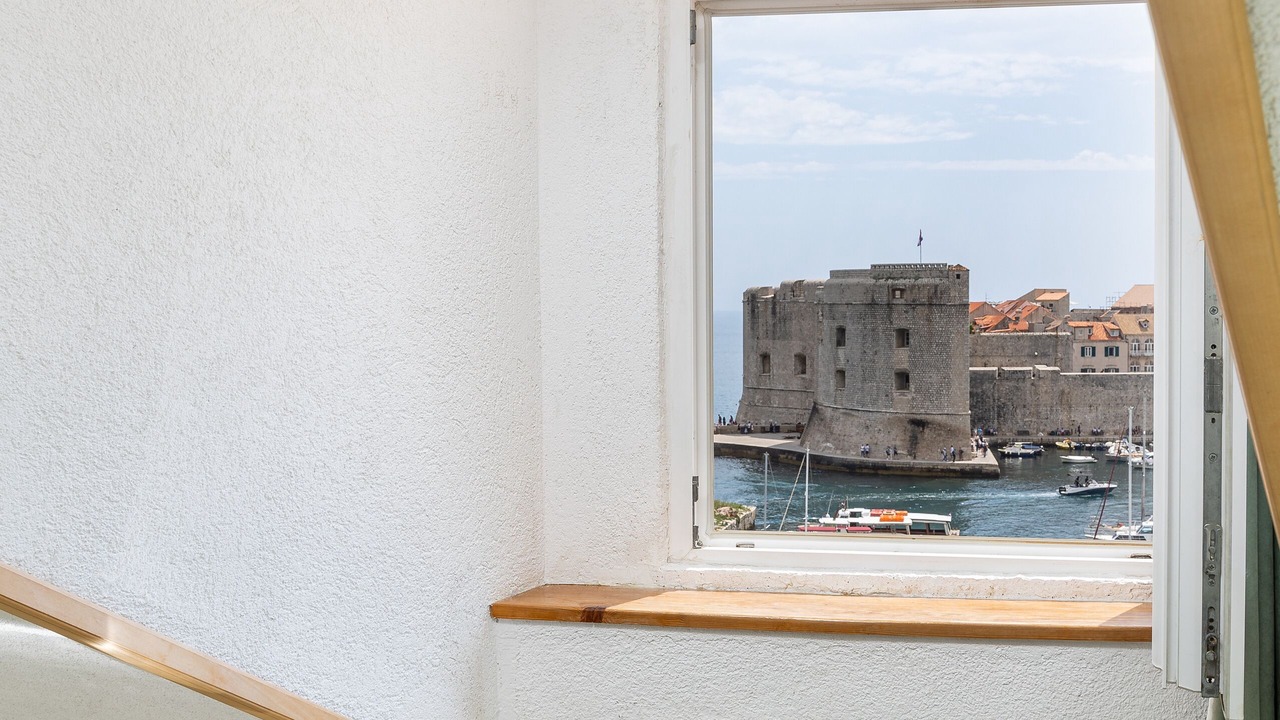 Photo of Others in Ploce