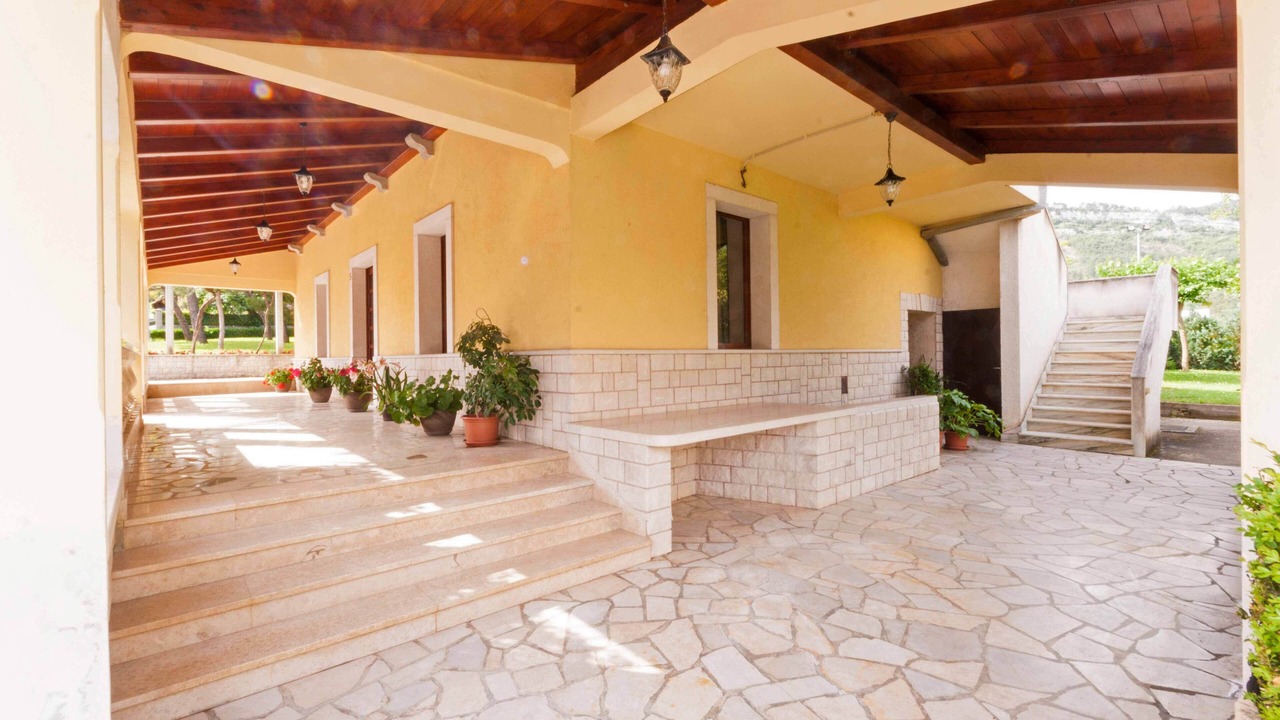 Photo of Patio Balcony in Grabri