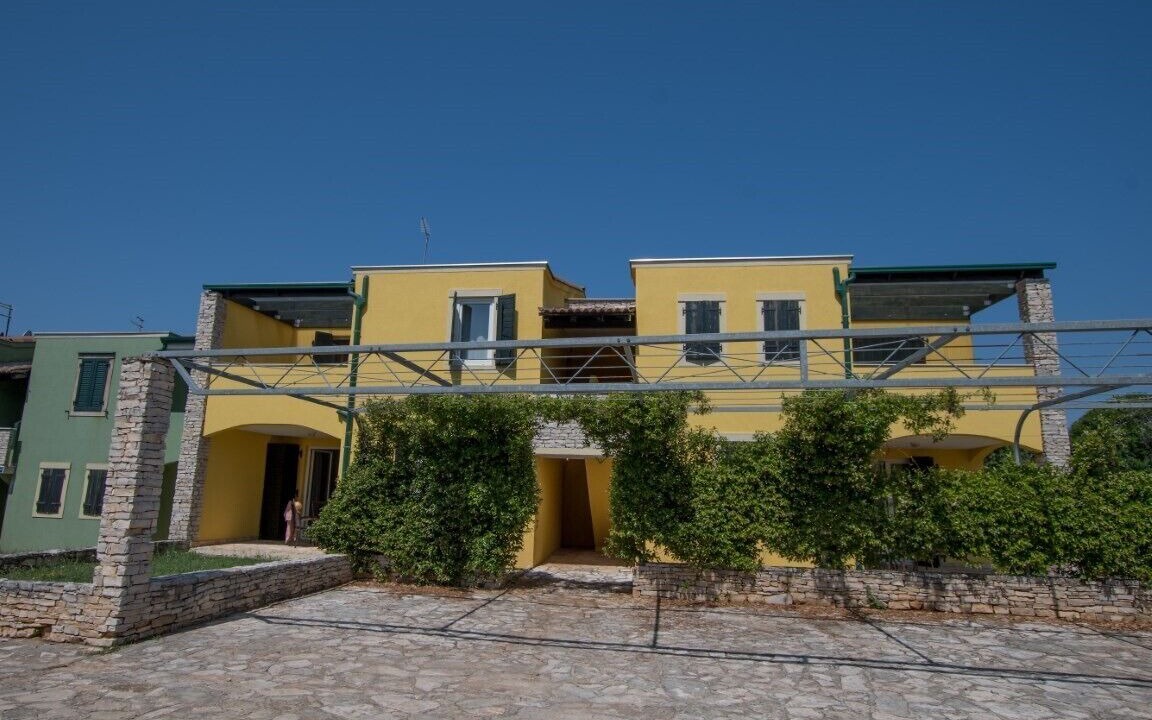 Photo of Outdoor in Basanija