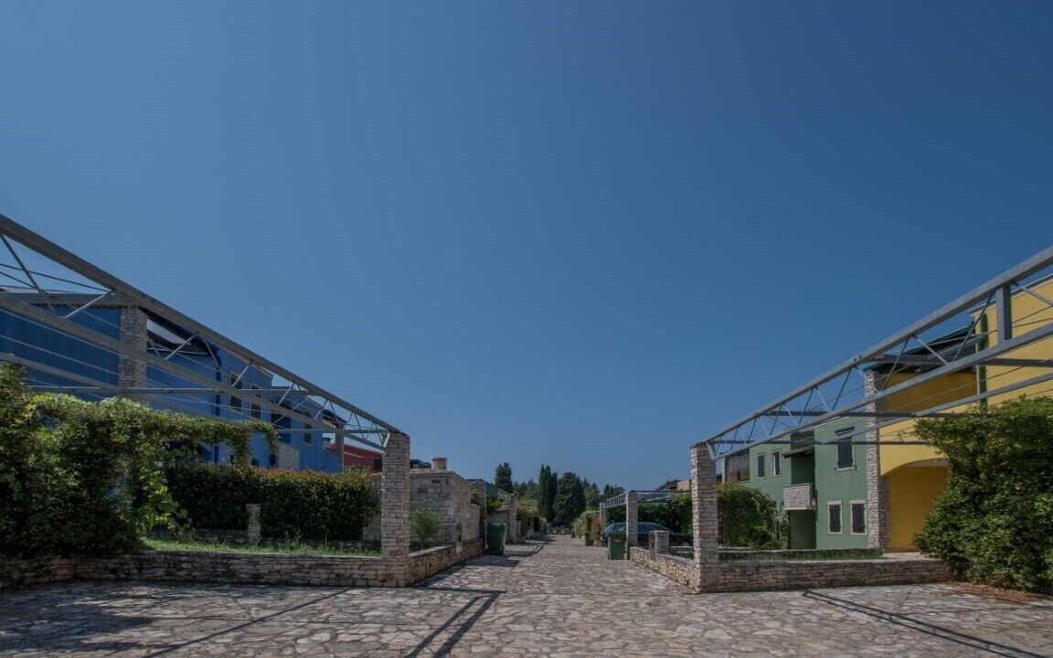 Photo of Outdoor in Basanija