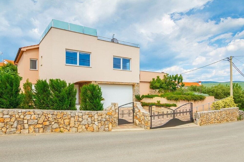 Photo of Outdoor in Kornic