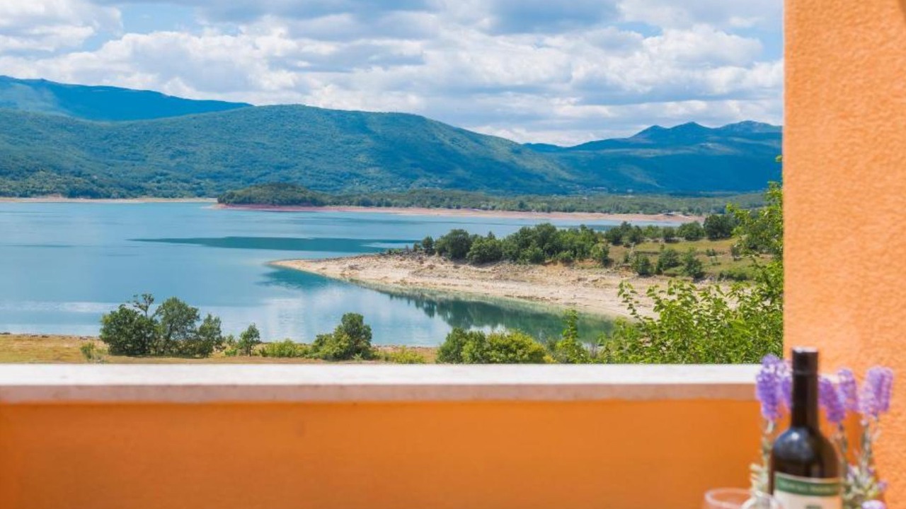 Photo of Patio Balcony in Garjak