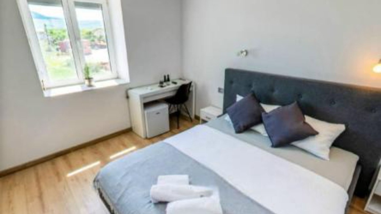 Photo of Bedroom in Cove Parja