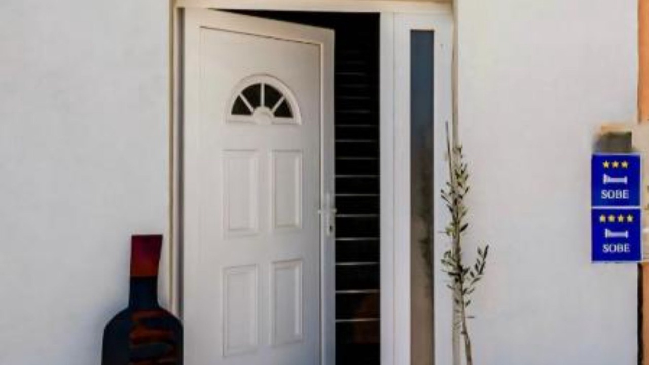 Photo of Bedroom in Cove Parja