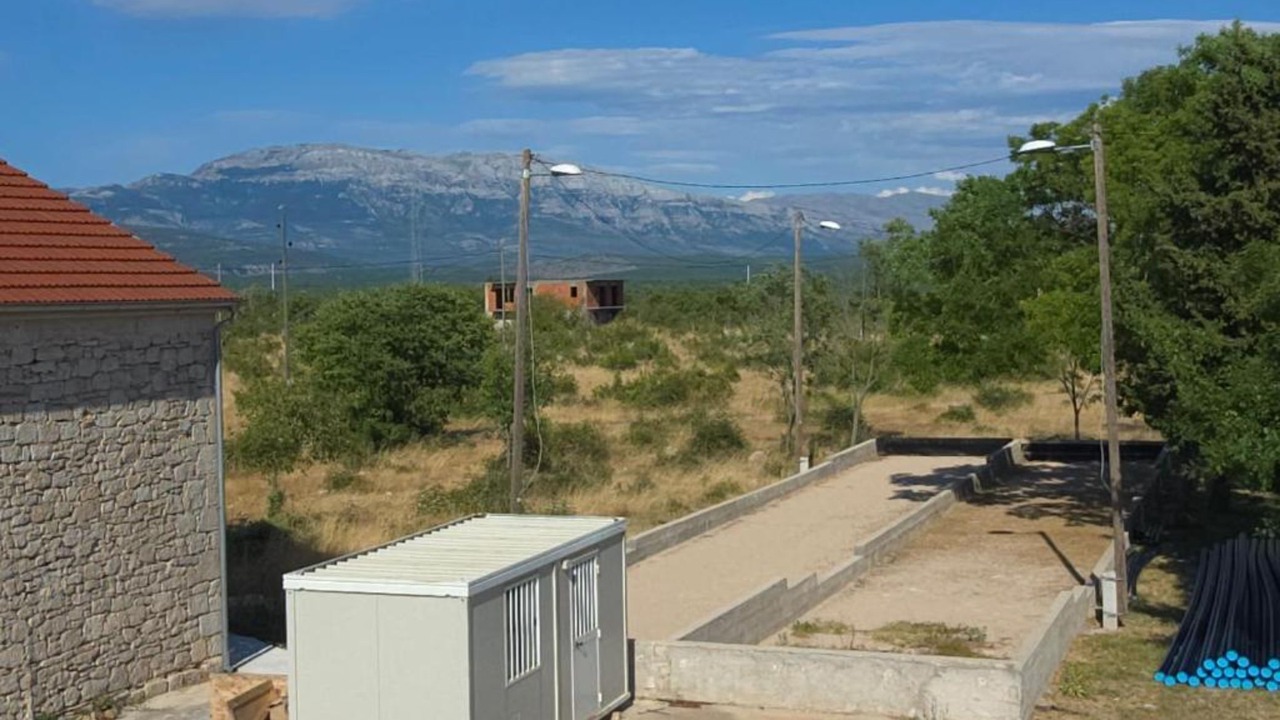 Photo of Outdoor in Cove Parja