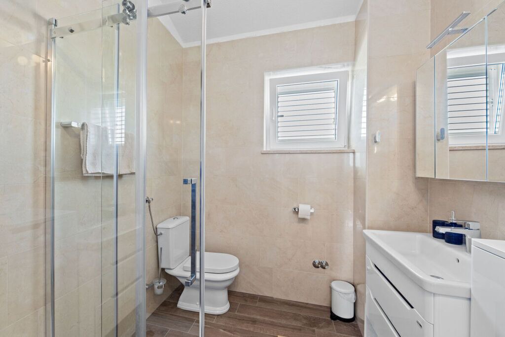 Photo of Bathroom in Peruski