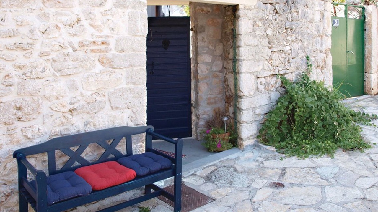 Photo of Patio Balcony in Jezera