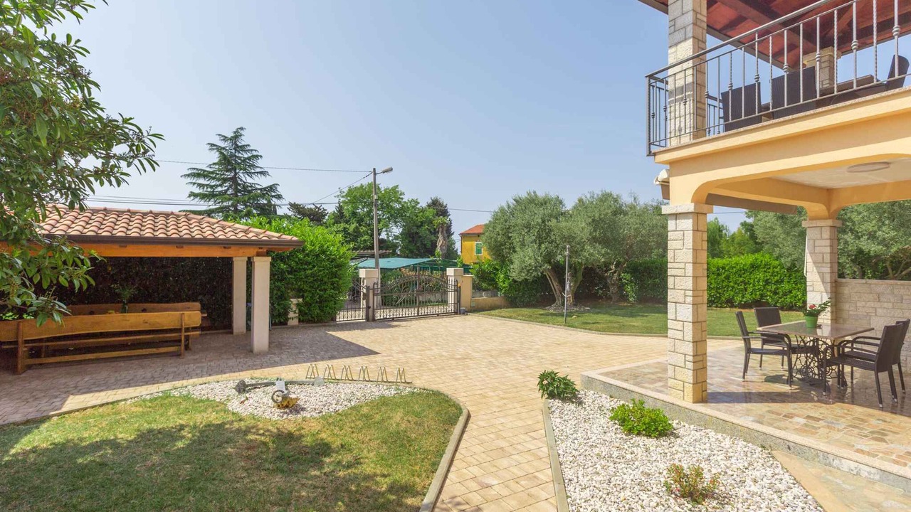 Photo of Outdoor in Cervar