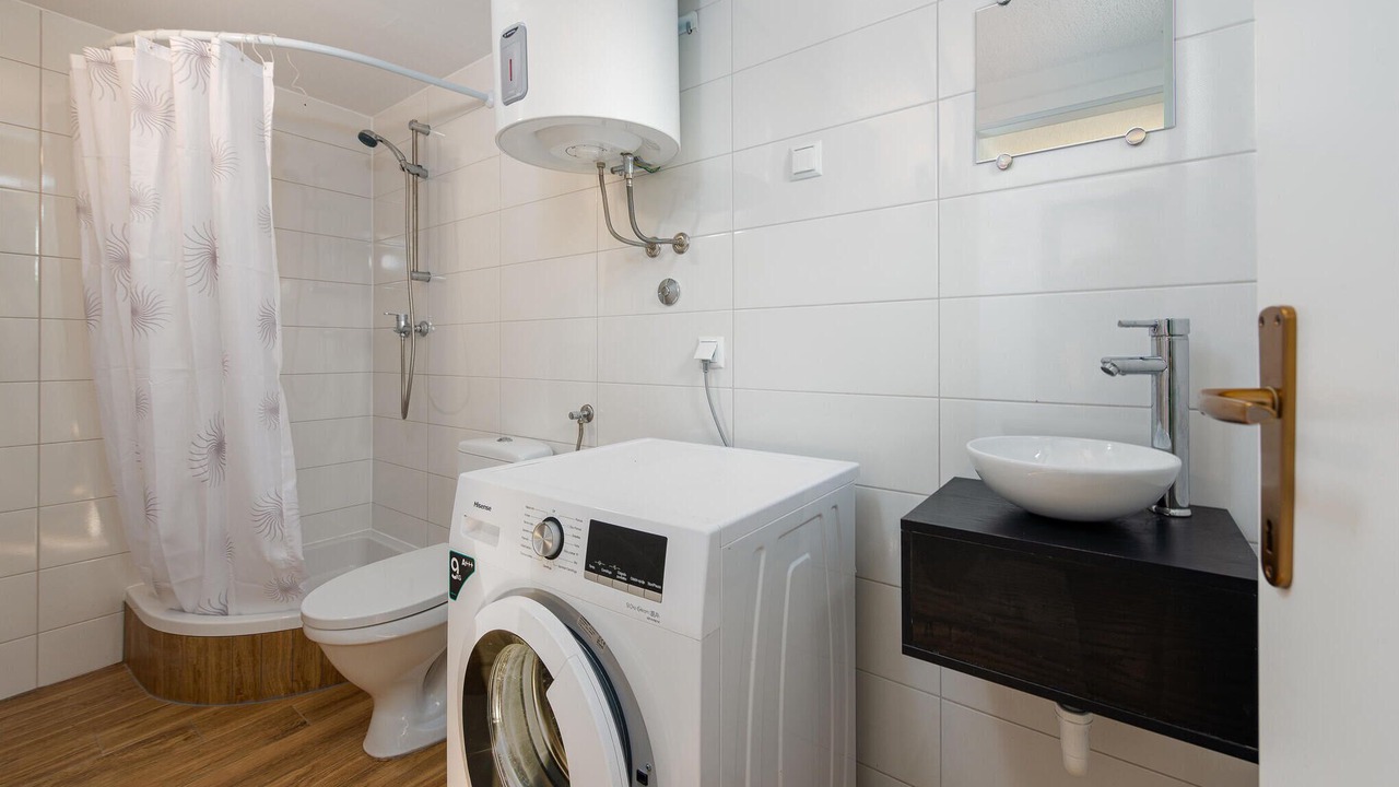 Photo of Bathroom in Kolan