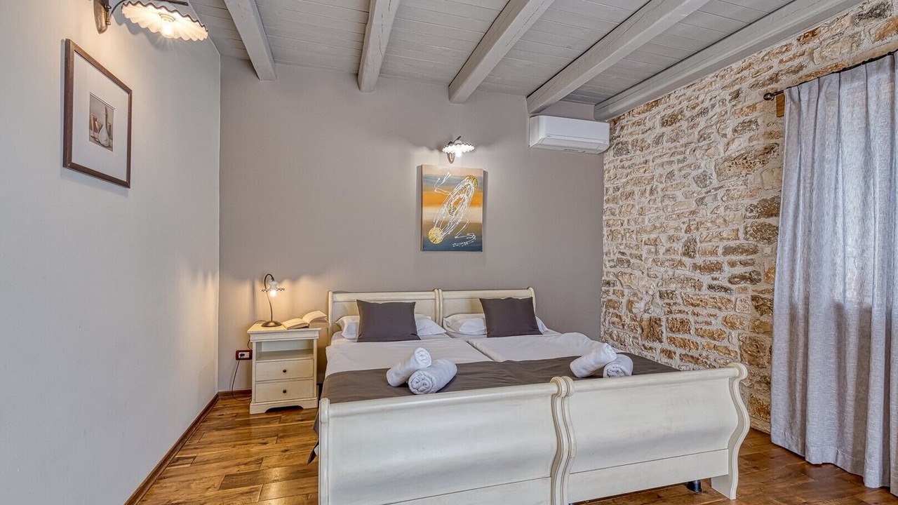 Photo of Bedroom in Baderna