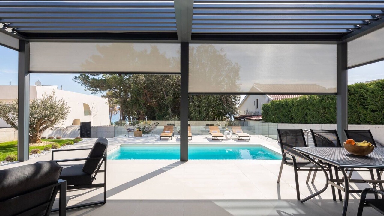 Photo of Outdoor in Petrcane