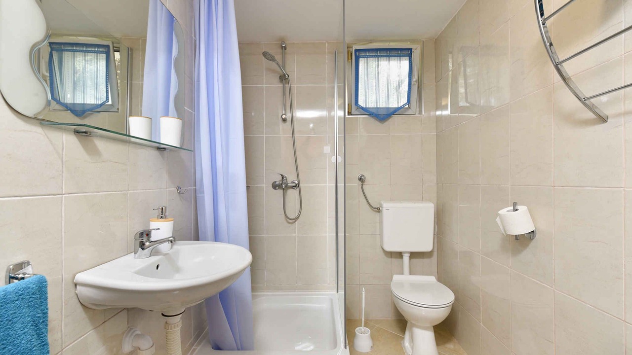 Photo of Bathroom in Gajana
