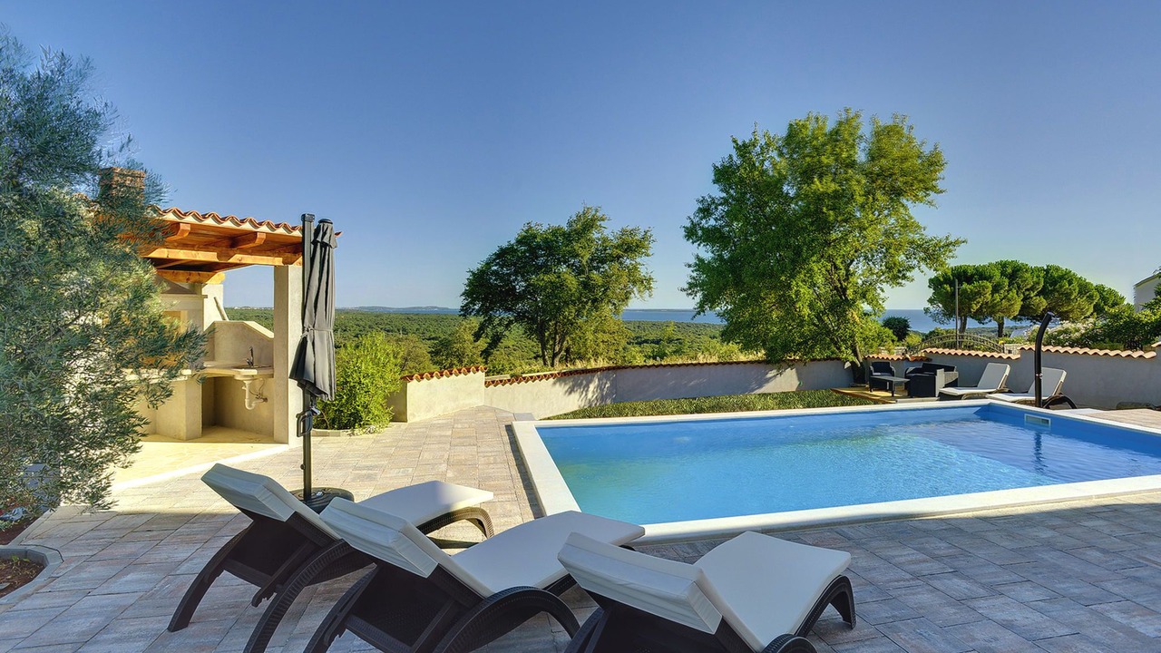 Photo of Outdoor in Peroj