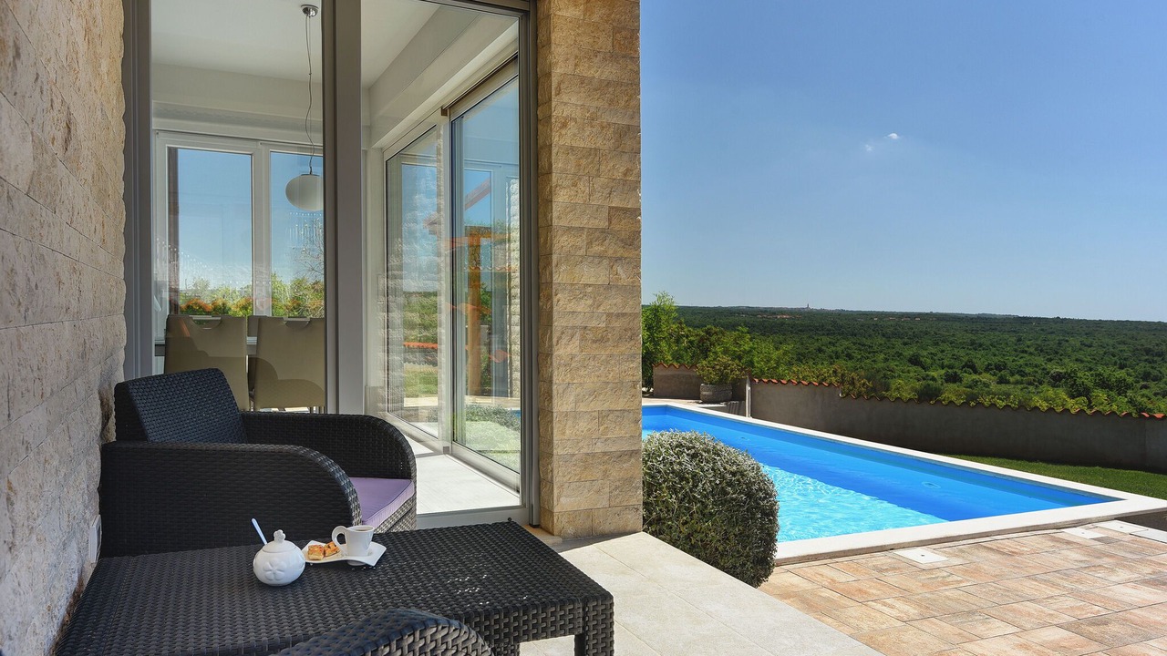 Photo of Patio Balcony in Peroj