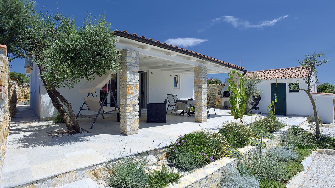 Photo of Outdoor in Peroj