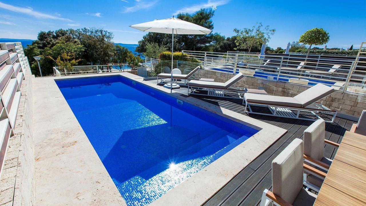 Photo of Outdoor in Petrcane