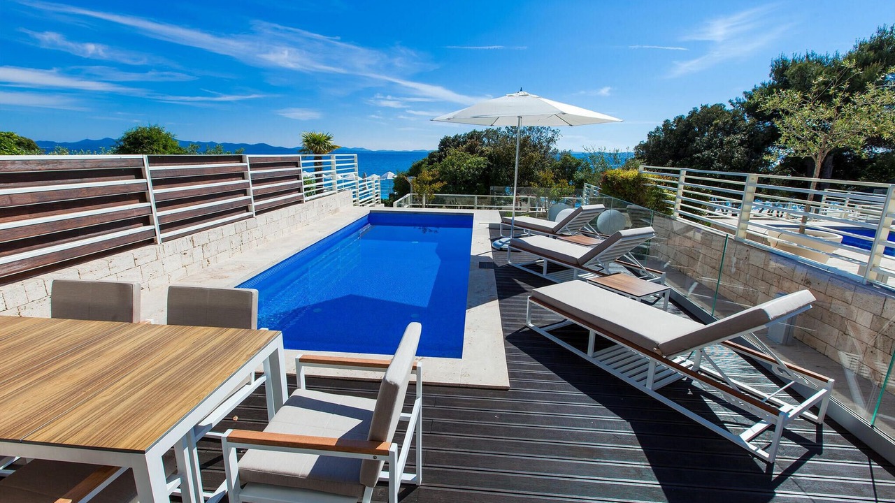 Photo of Outdoor in Petrcane