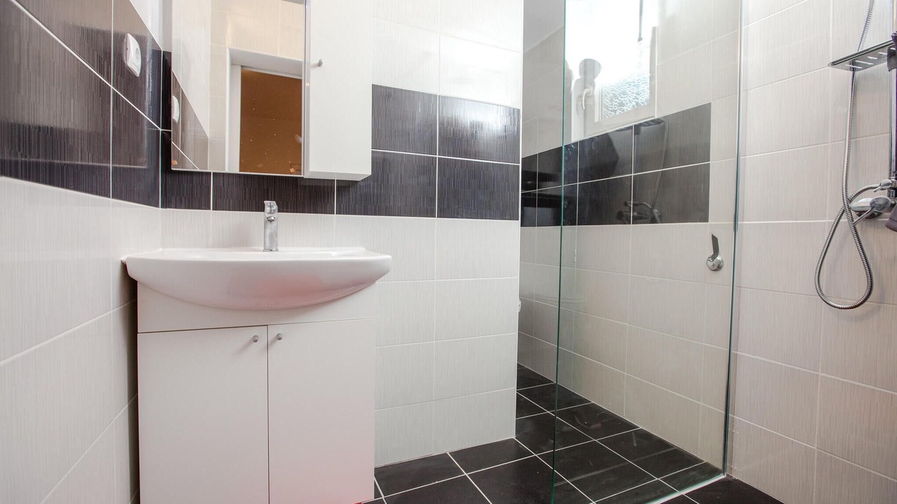 Photo of Bathroom in Seline