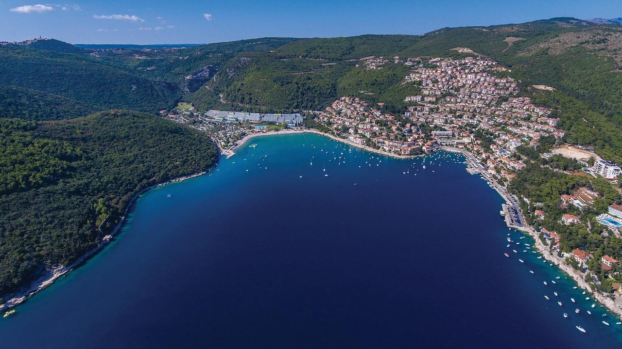 Photo of Others in Kapelica
