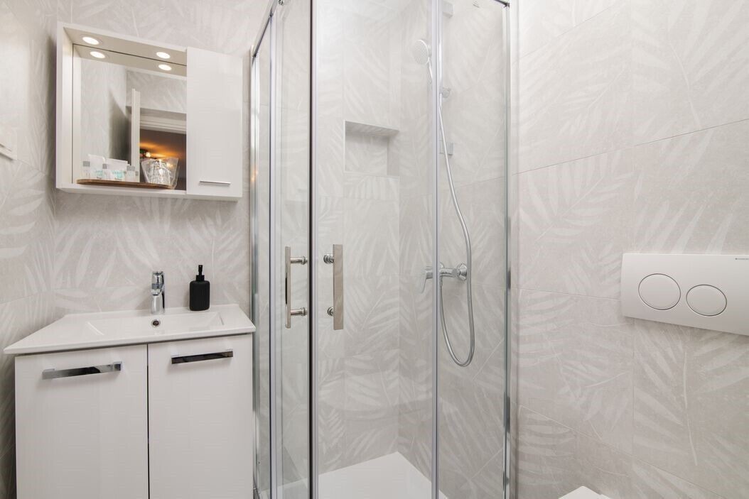 Photo of Bathroom in Porat