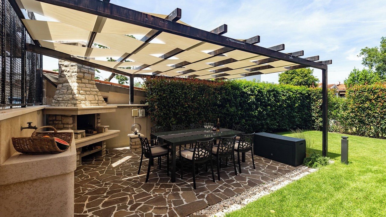 Photo of Outdoor in Spadici