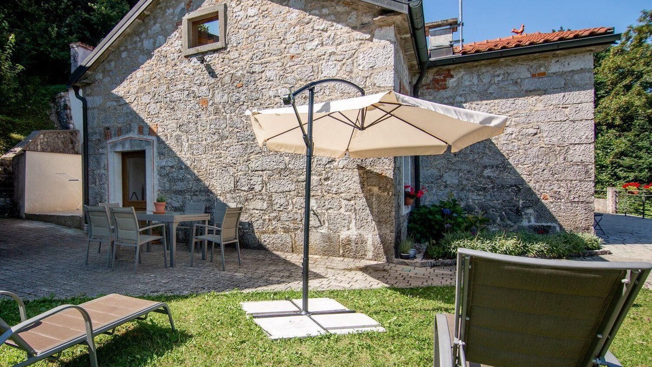 Photo of Outdoor in Prem