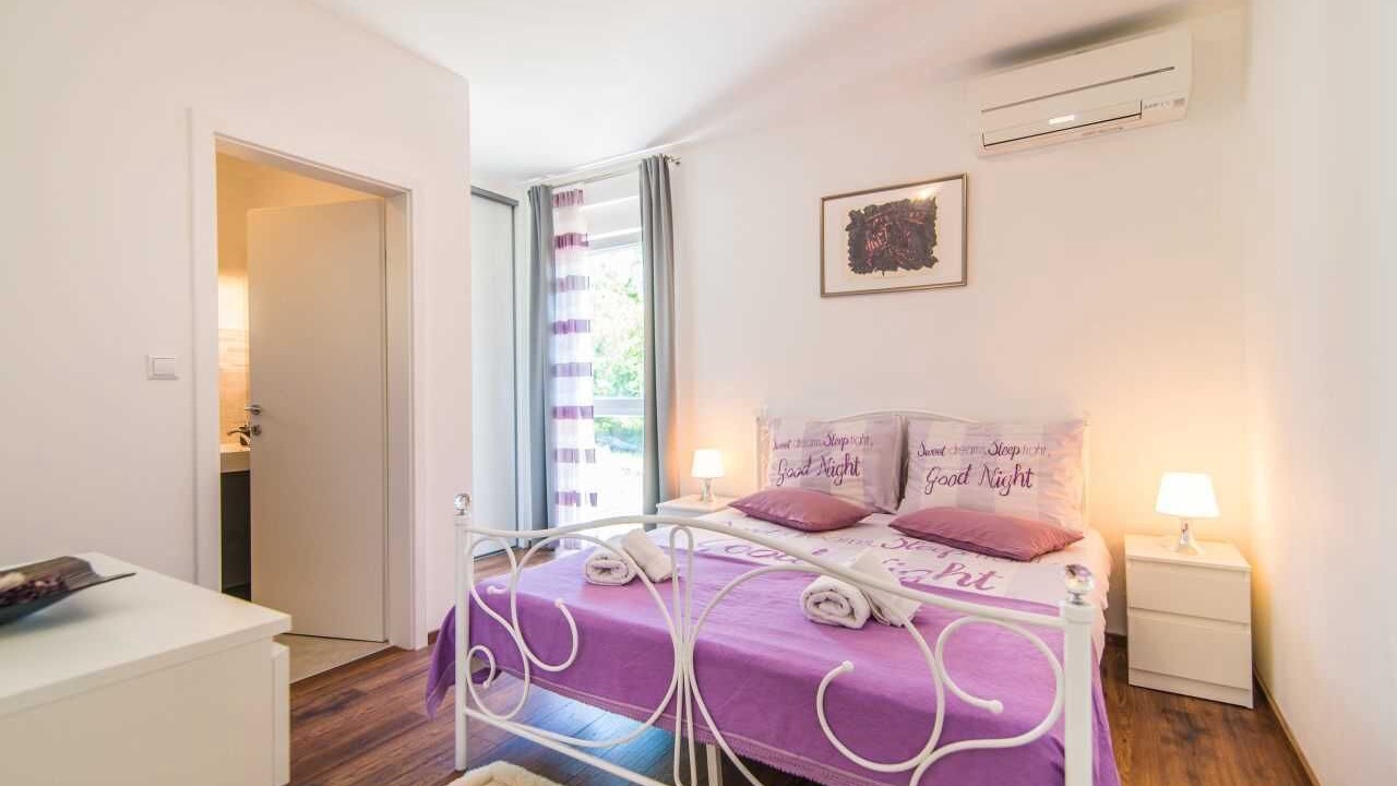 Photo of Bedroom in Santalezi