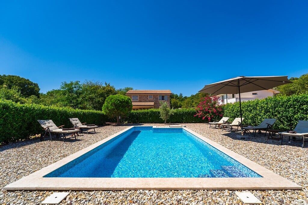 Photo of Outdoor in Risika