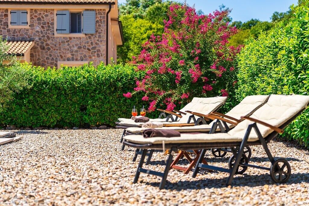 Photo of Outdoor in Risika