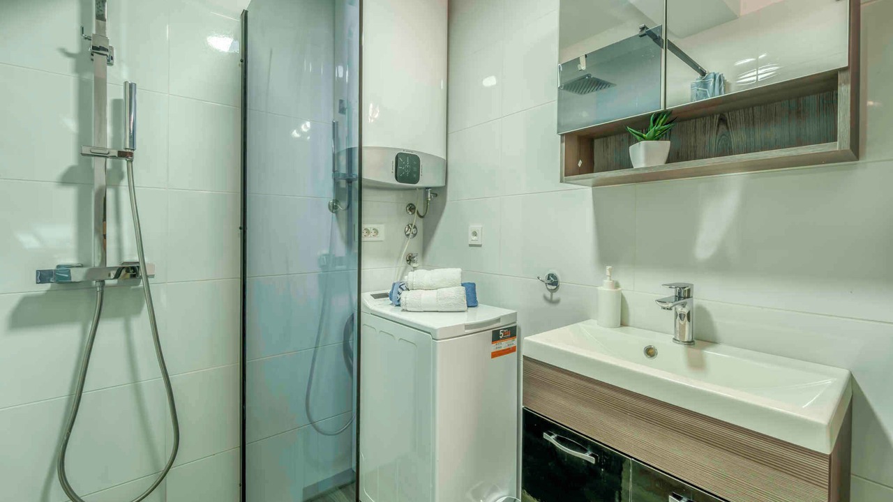 Photo of Bathroom in Porat