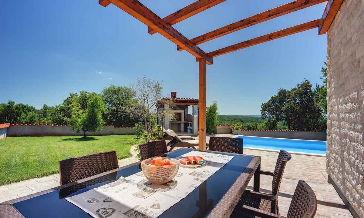 Photo of Outdoor in Peroj