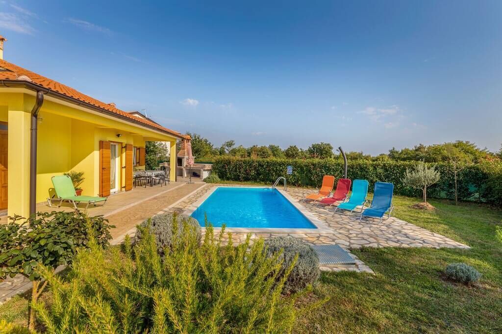 Photo of Outdoor in Krmed