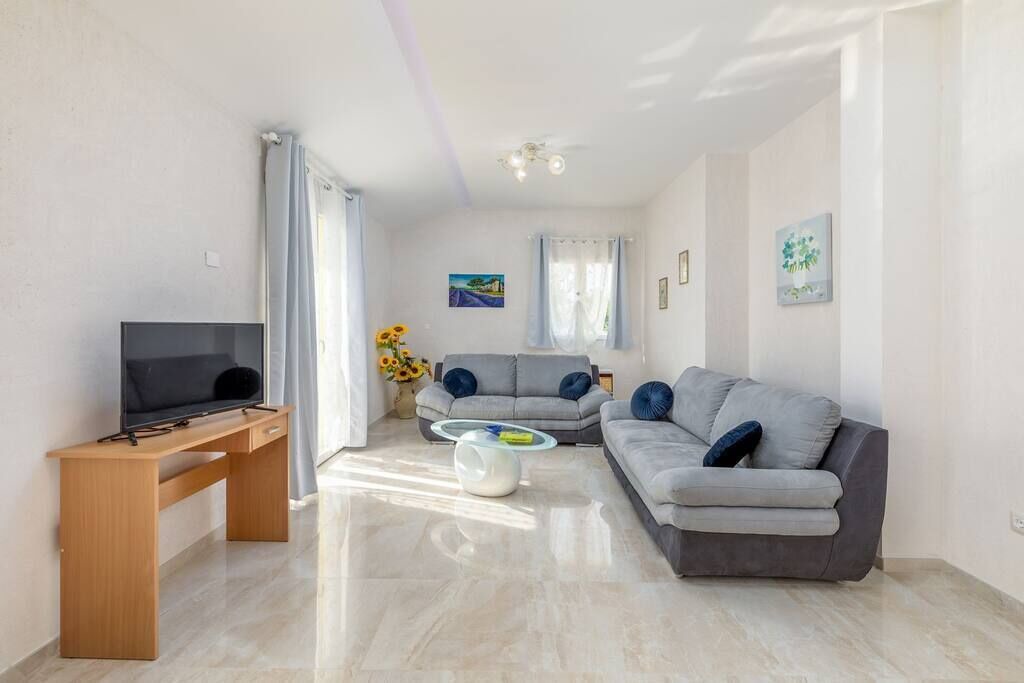 Photo of Livingroom in Krmed