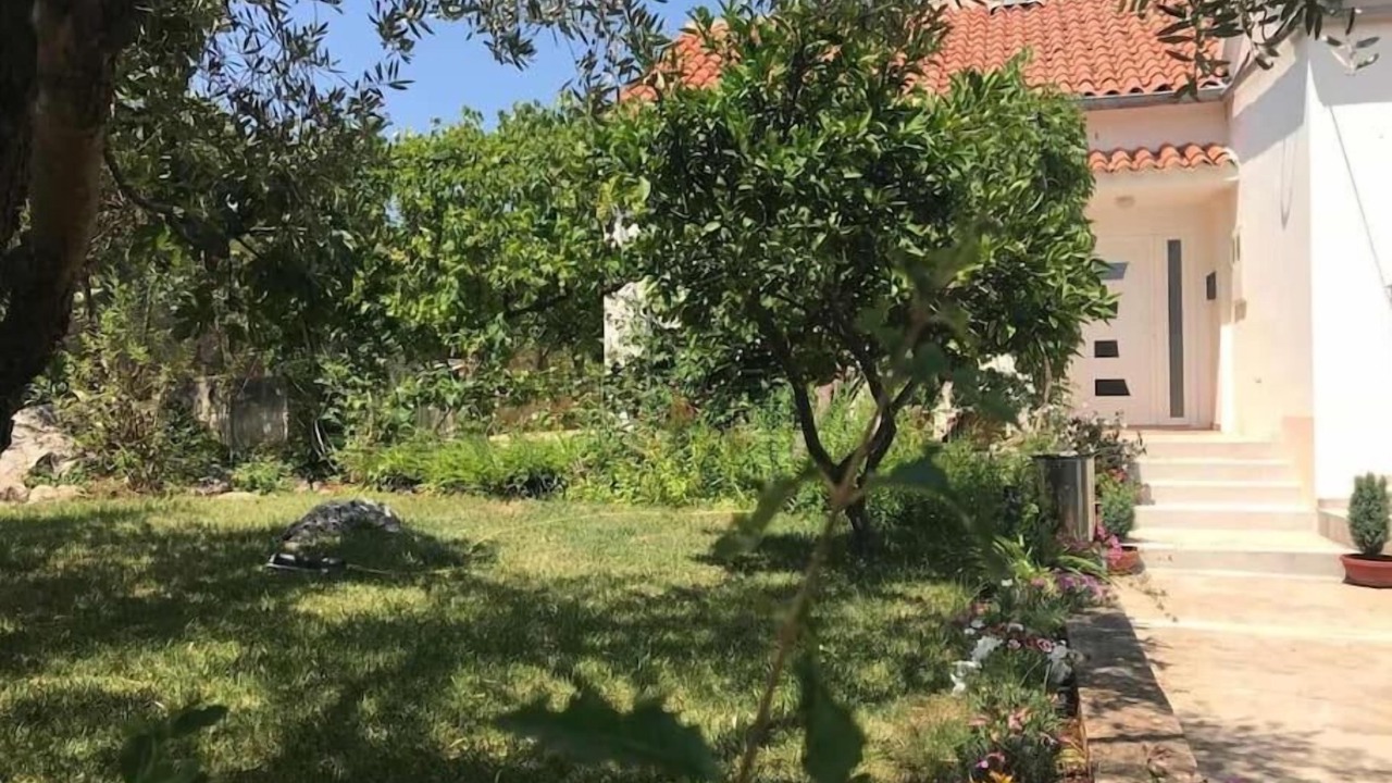 Photo of Outdoor in Lukoran