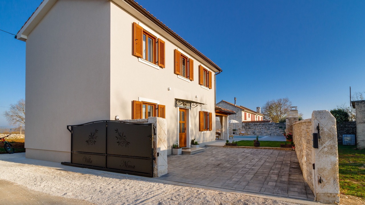 Photo of Outdoor in Glavani