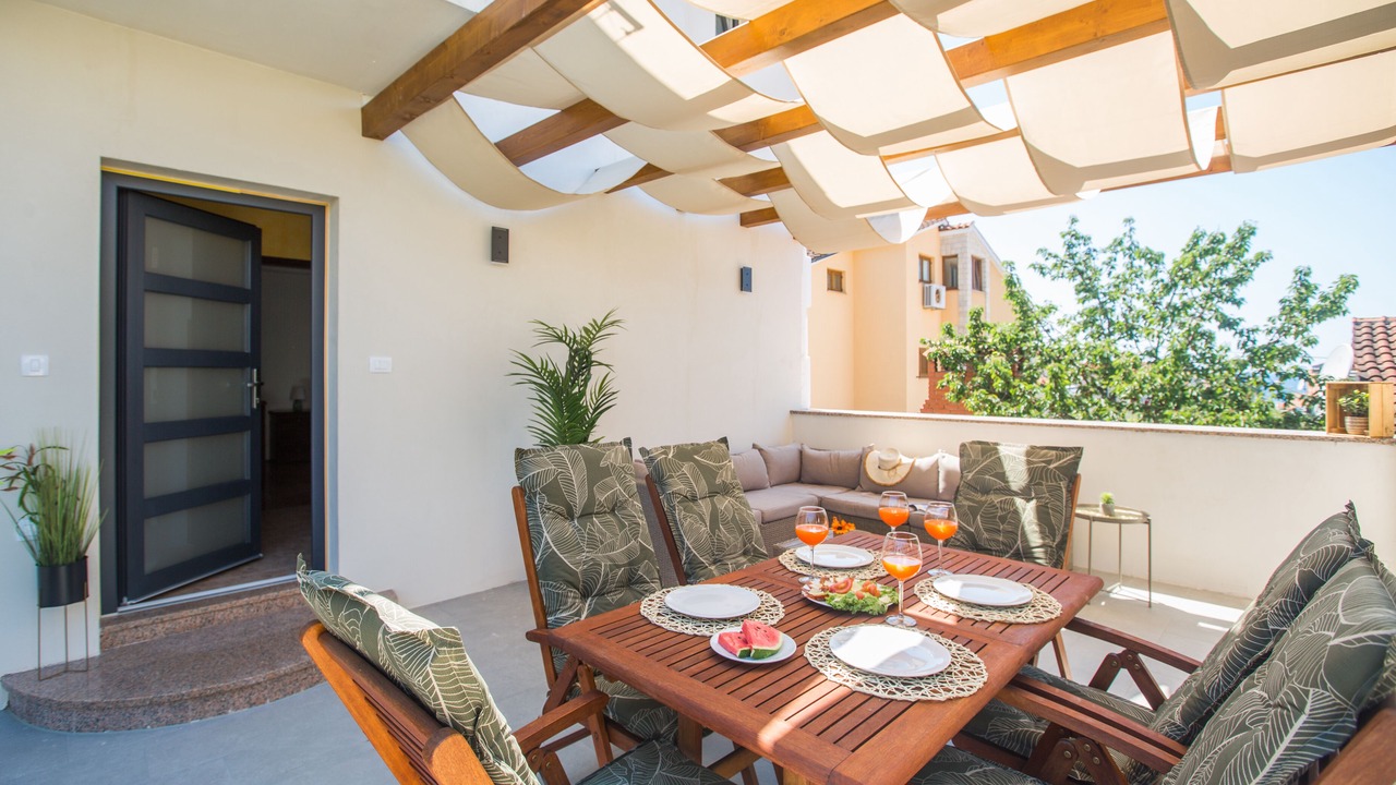 Photo of Outdoor in Spadici