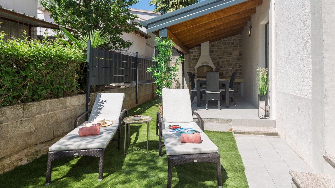 Photo of Outdoor in Spadici