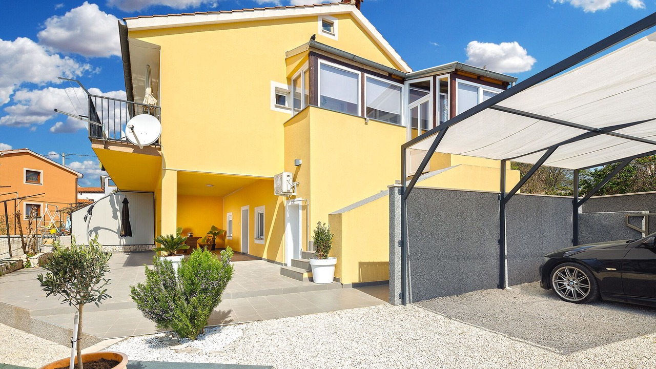 Photo of Outdoor in Loborika