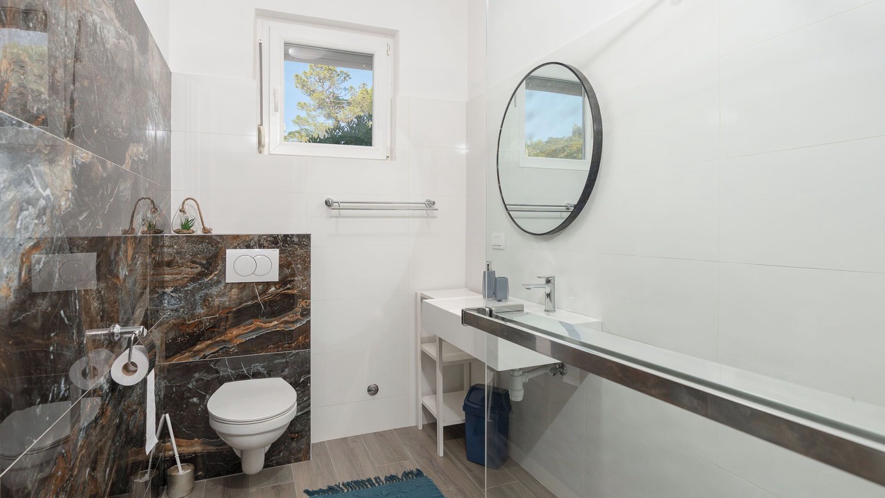 Photo of Bathroom in Vir